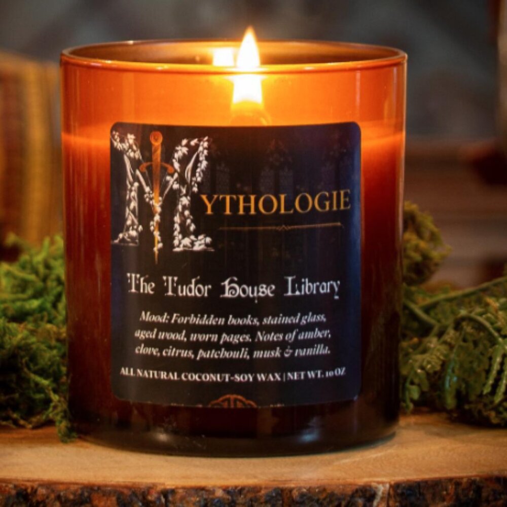 Deluxe Tudor House Library Mythologie Candles